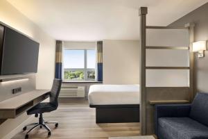 microtel inn and suites montreal airport dorval qc