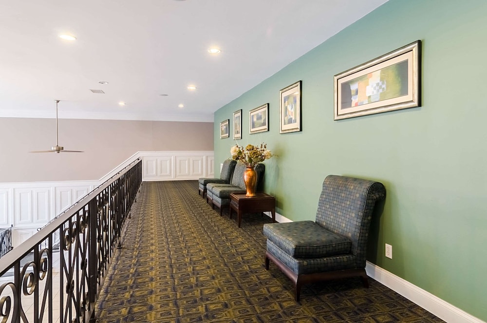 suburban studios williamsburg central