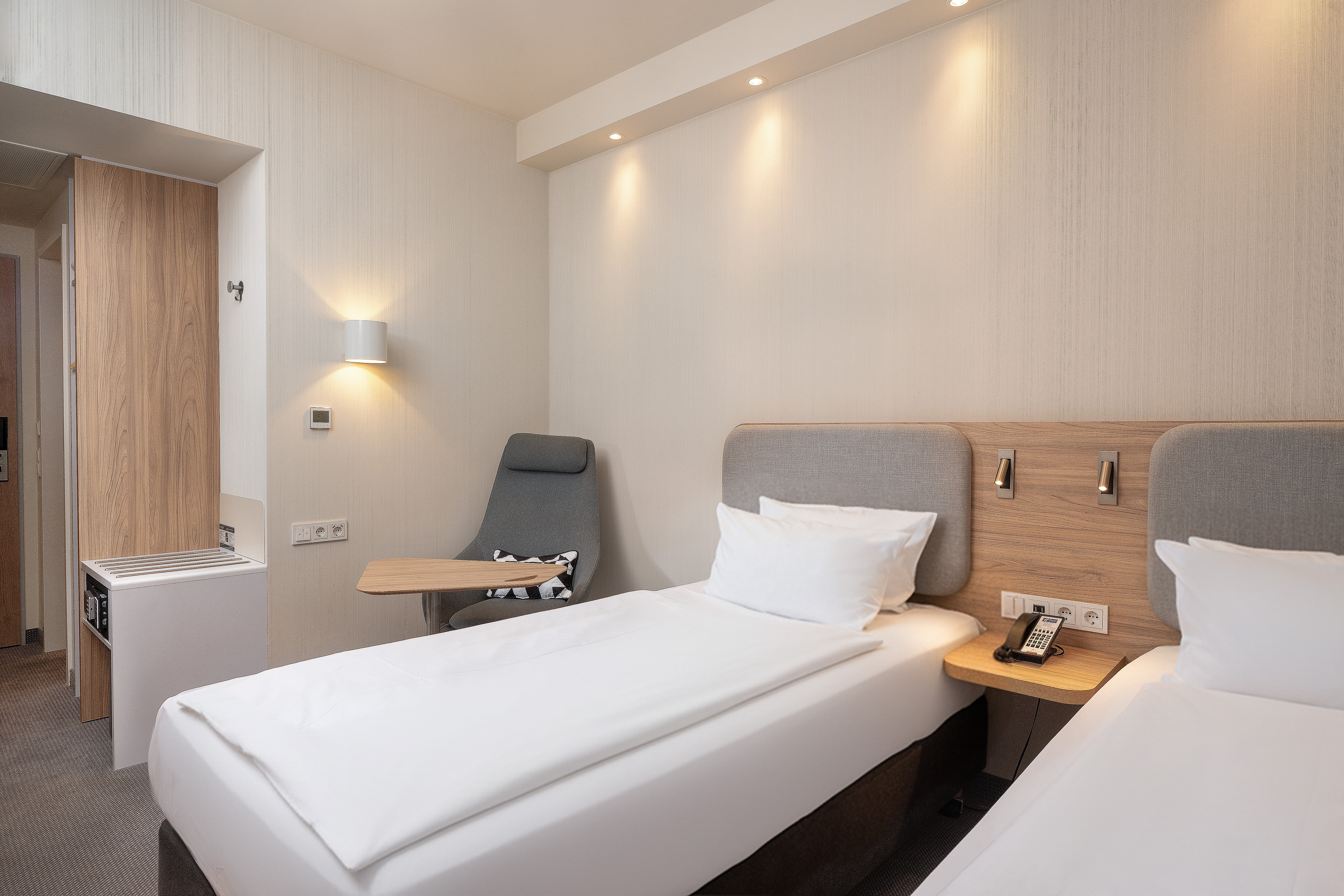 holiday inn express munich north an ihg hotel