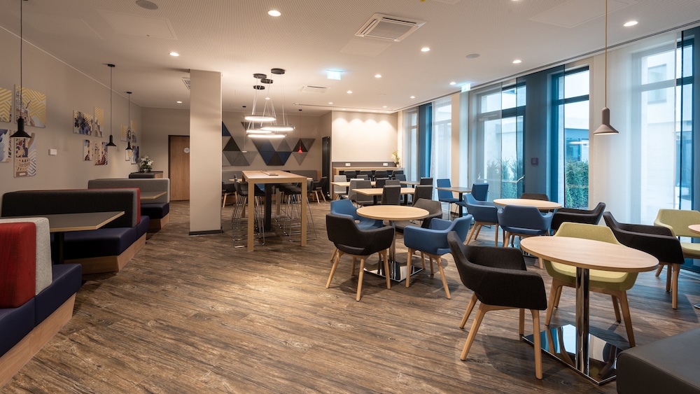 holiday inn express munich north an ihg hotel