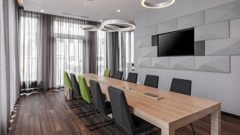 holiday inn express munich north an ihg hotel