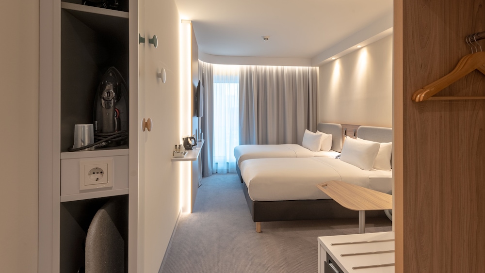 holiday inn express munich north an ihg hotel