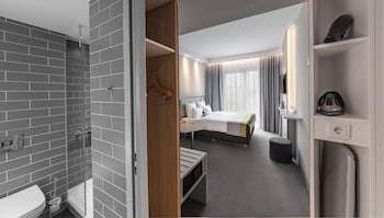 Holiday Inn Express Munich North, An Ihg Hotel,,3 star