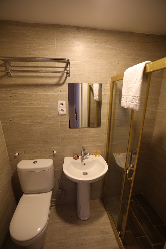 grand uchisar hotel