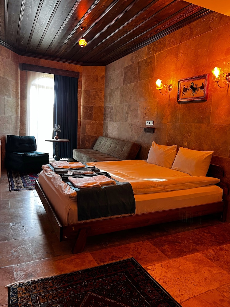 grand uchisar hotel