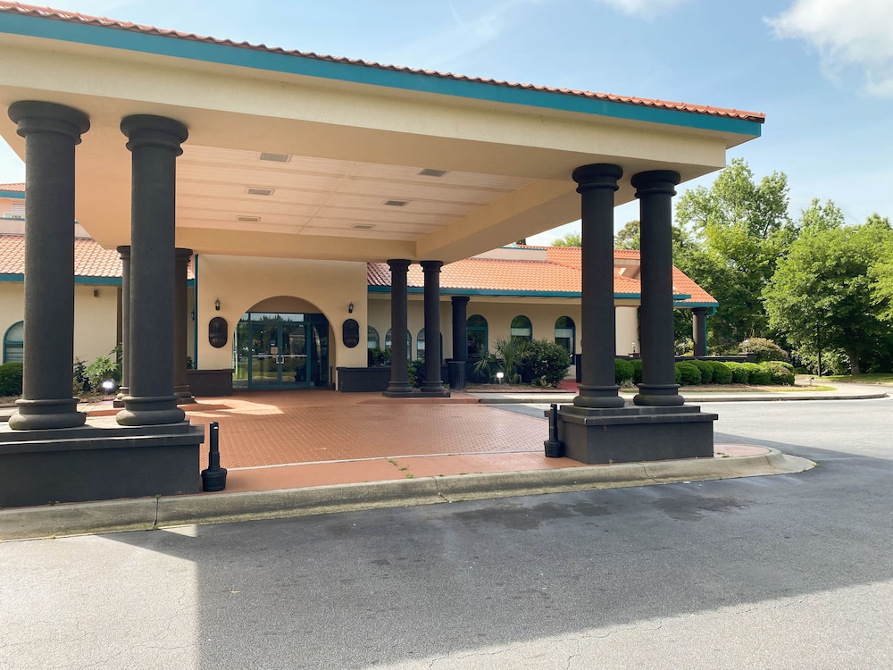 studio 6 savannah ga gateway and i 95