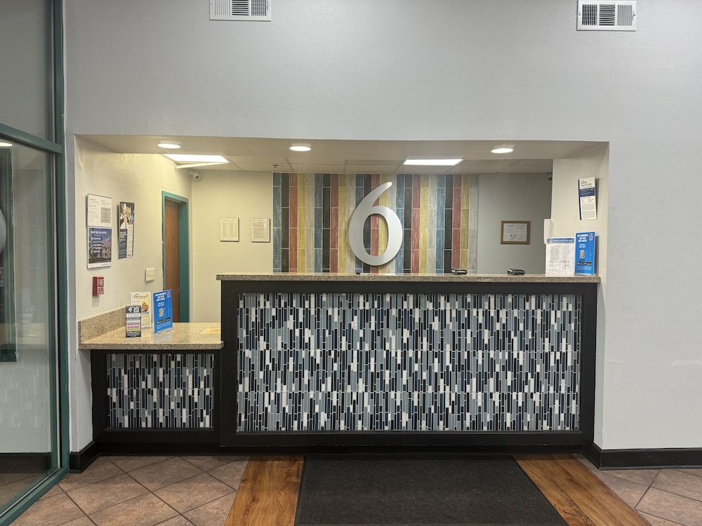 studio 6 savannah ga gateway and i 95