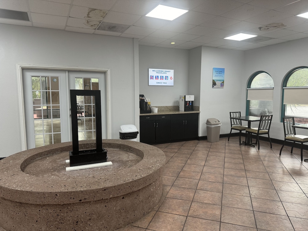studio 6 savannah ga gateway and i 95