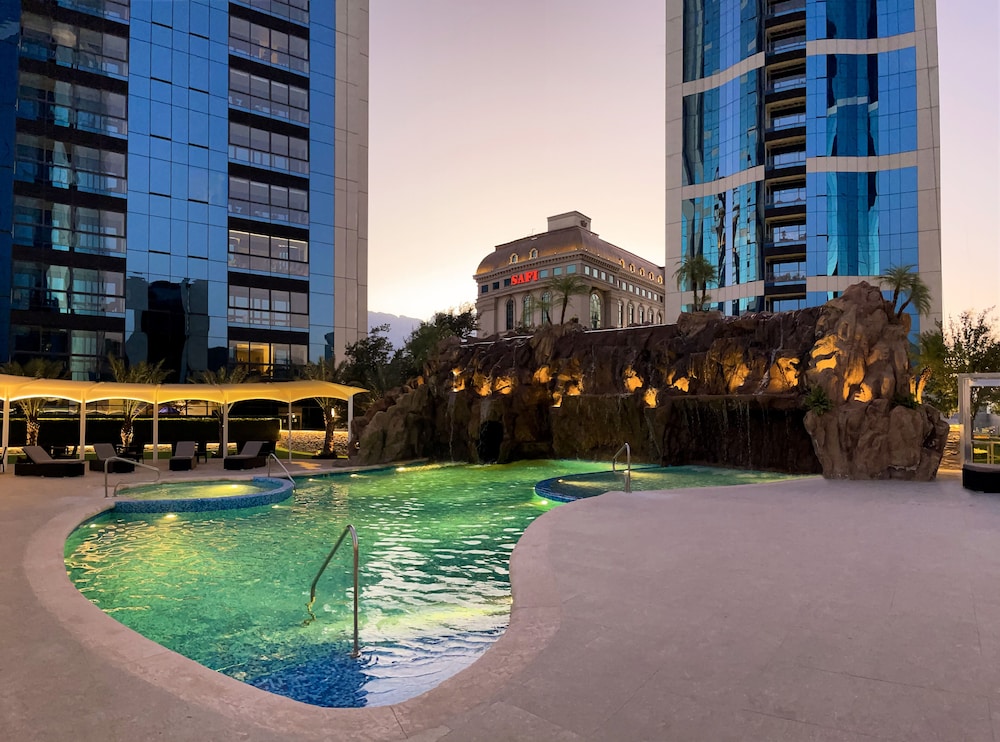 safi royal luxury metropolitan
