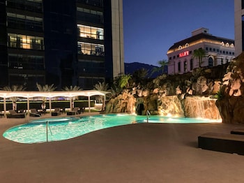 safi royal luxury metropolitan