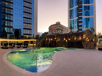 safi royal luxury metropolitan