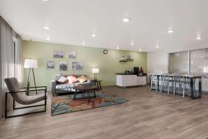 Woodspring Suites Phoenix-Deer Valley,,2 star