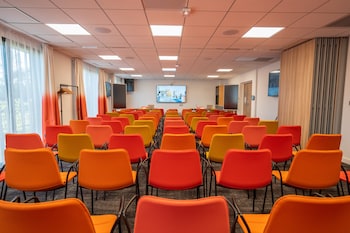 holiday inn bordeaux merignac an ihg hotel