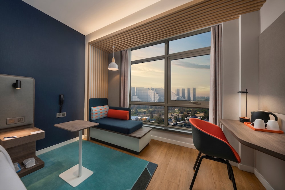 holiday inn express beihai silver beach an ihg hotel