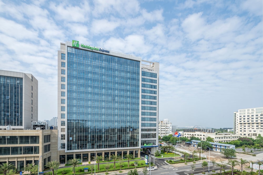 holiday inn express beihai silver beach an ihg hotel