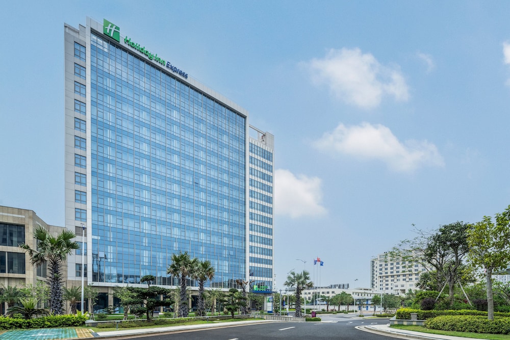 holiday inn express beihai silver beach an ihg hotel
