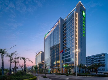 holiday inn express beihai silver beach an ihg hotel