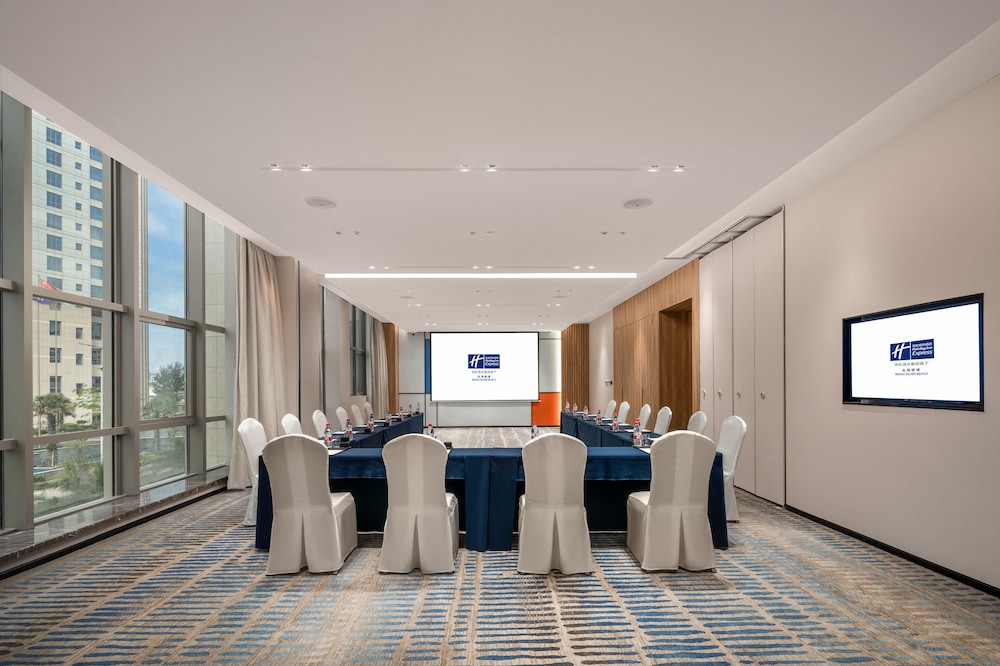 holiday inn express beihai silver beach an ihg hotel
