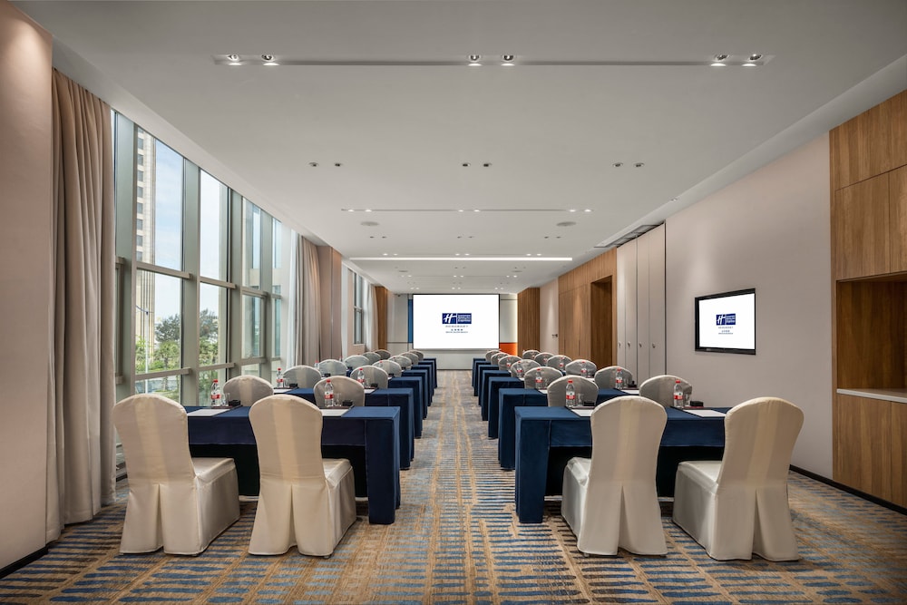 holiday inn express beihai silver beach an ihg hotel