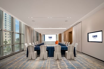 holiday inn express beihai silver beach an ihg hotel