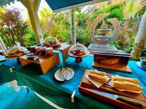 tropicana suites