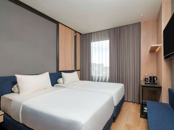 ibis surabaya tidar