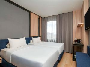 ibis surabaya tidar