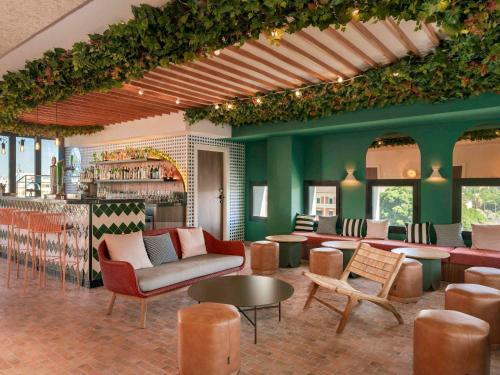 ibis styles sevilla santa justa