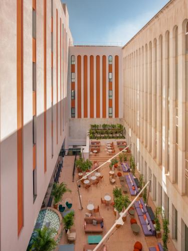 ibis styles sevilla santa justa