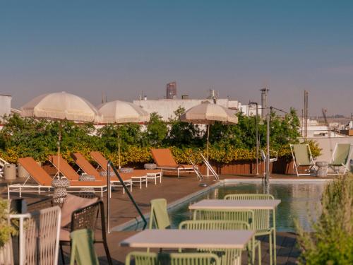 ibis styles sevilla santa justa