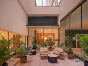 ibis styles sevilla santa justa