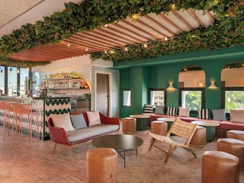 ibis styles sevilla santa justa