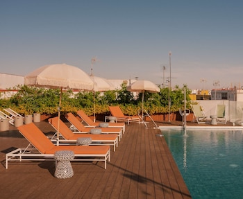 ibis styles sevilla santa justa