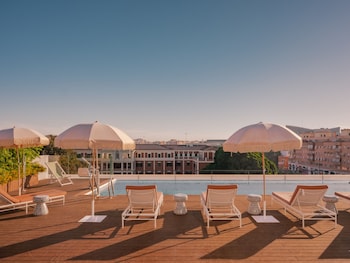 ibis styles sevilla santa justa