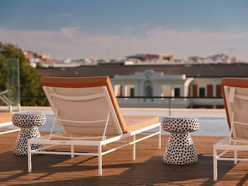 ibis styles sevilla santa justa