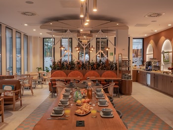 ibis styles sevilla santa justa