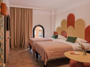 ibis styles sevilla santa justa