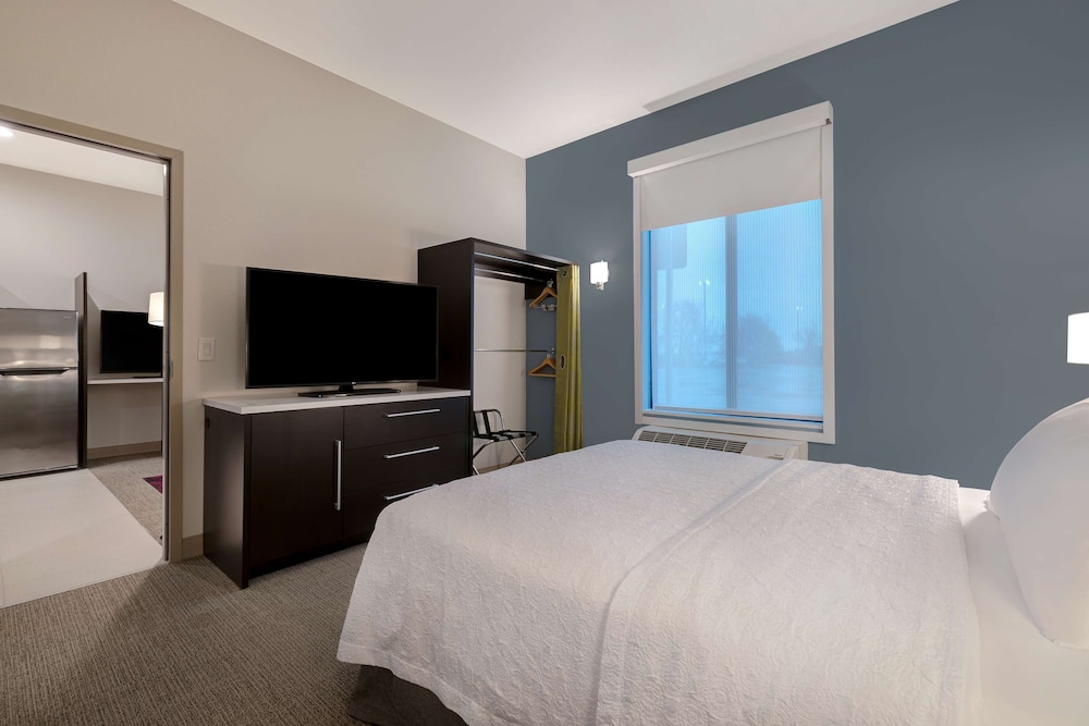 home2 suites by hilton redding