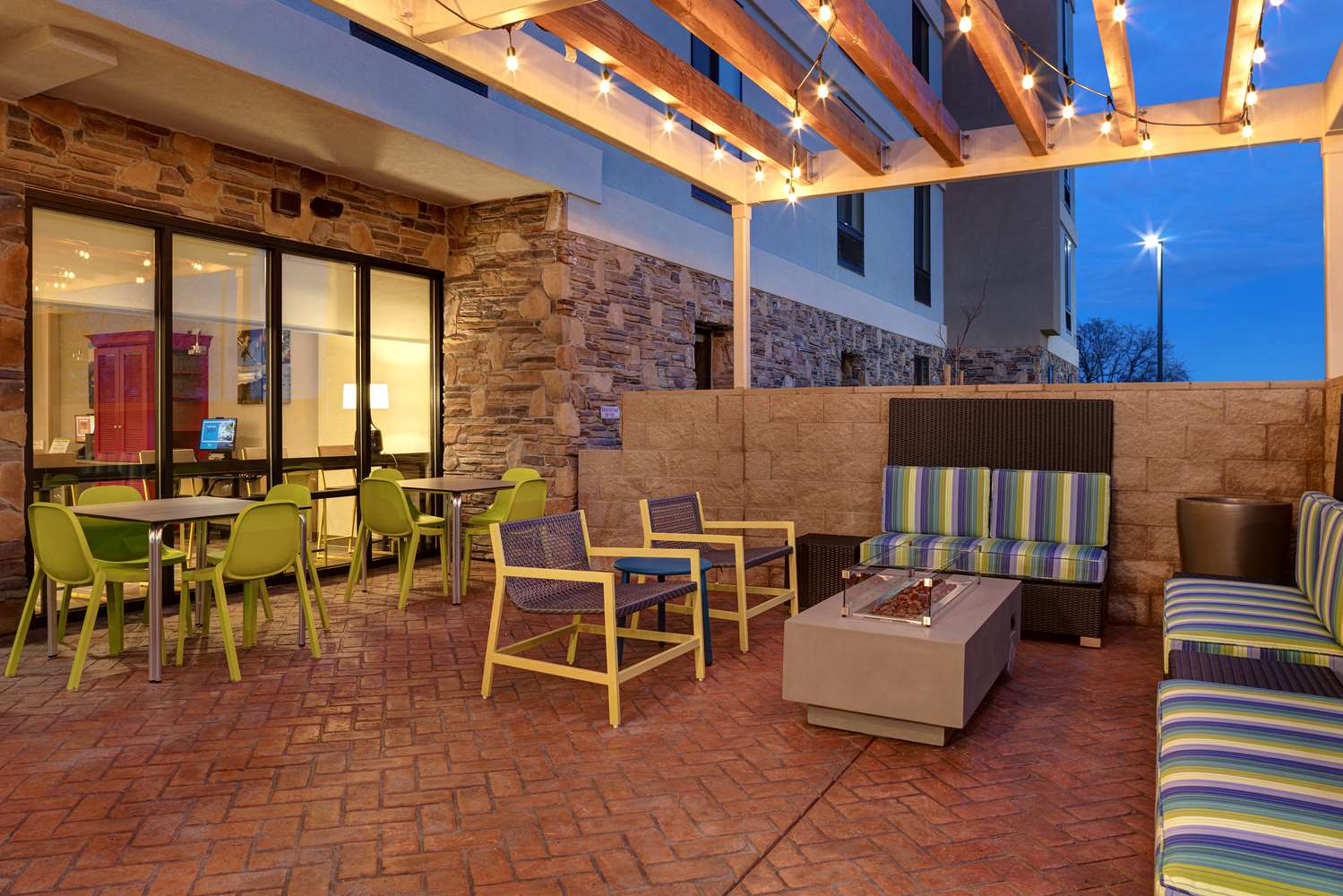 home2 suites by hilton redding