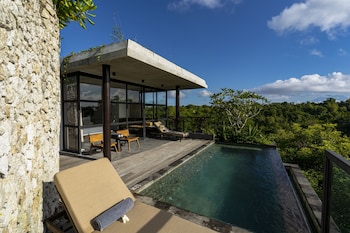 maua nusa penida bali