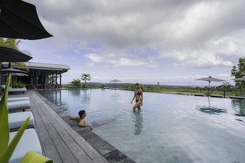 maua nusa penida bali