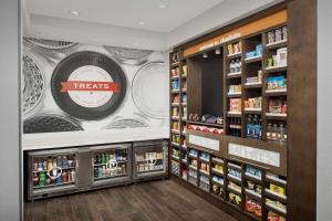 hampton inn and suites charlotte airport lake pointe