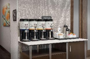 hampton inn and suites charlotte airport lake pointe