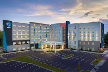 hampton inn and suites charlotte airport lake pointe