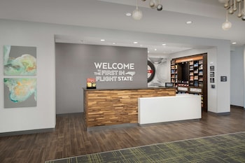 Hampton Inn & Suites Charlotte Airport Lake Pointe,,3 star