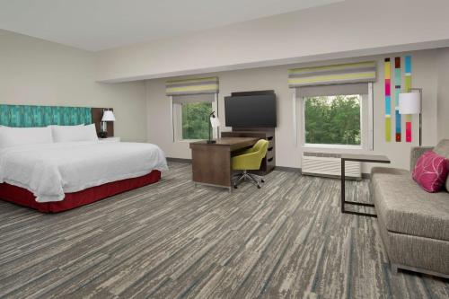 hampton inn and suites charlotte airport lake pointe