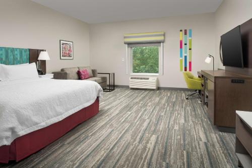 hampton inn and suites charlotte airport lake pointe