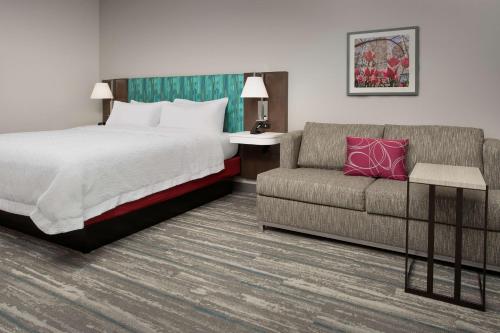 hampton inn and suites charlotte airport lake pointe