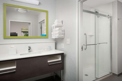 hampton inn and suites charlotte airport lake pointe