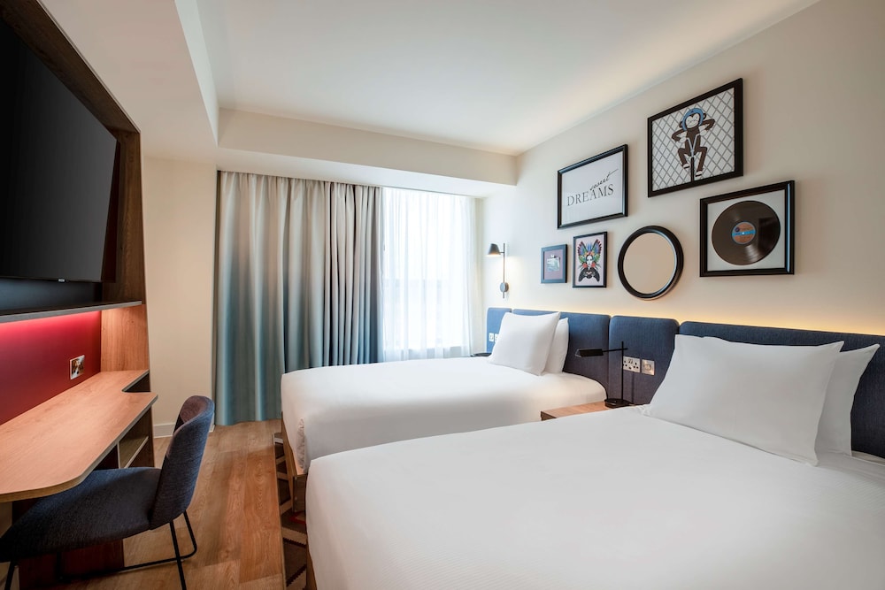 hampton by hilton bath city